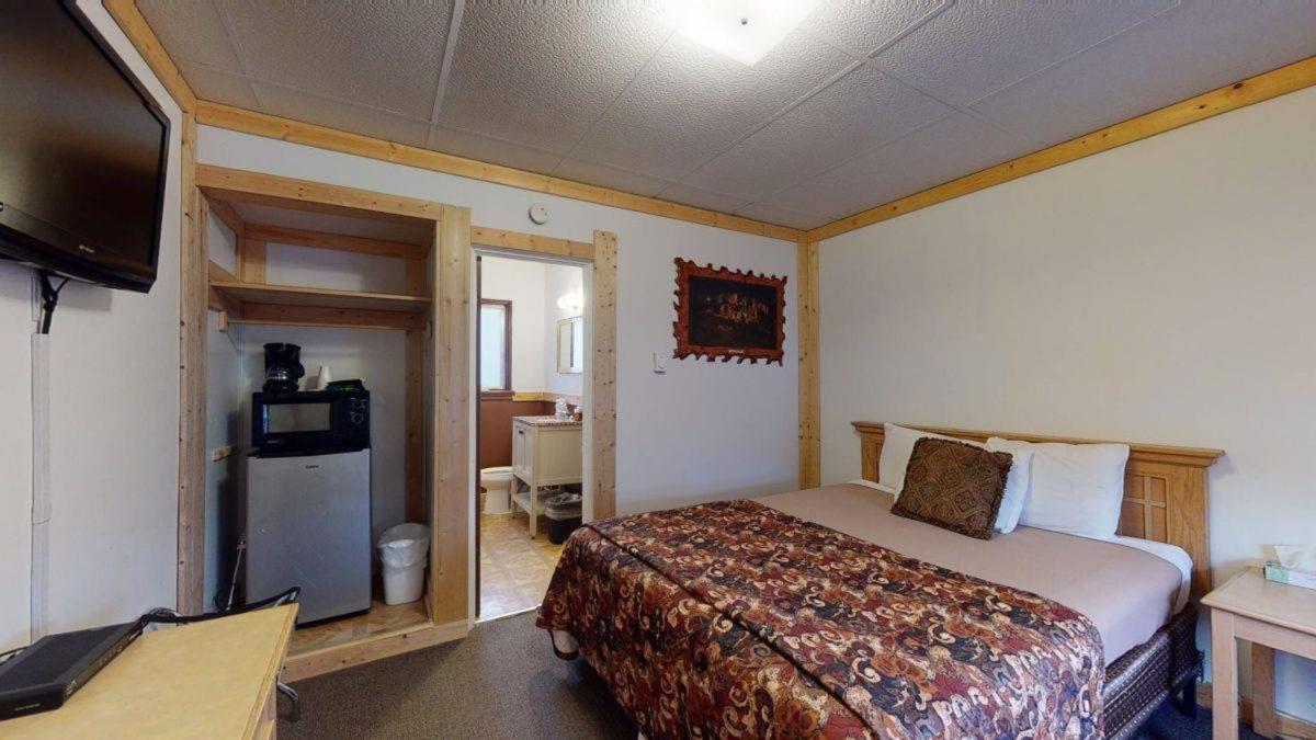 Trail'S End Motel Downtown Lewistown Bagian luar foto