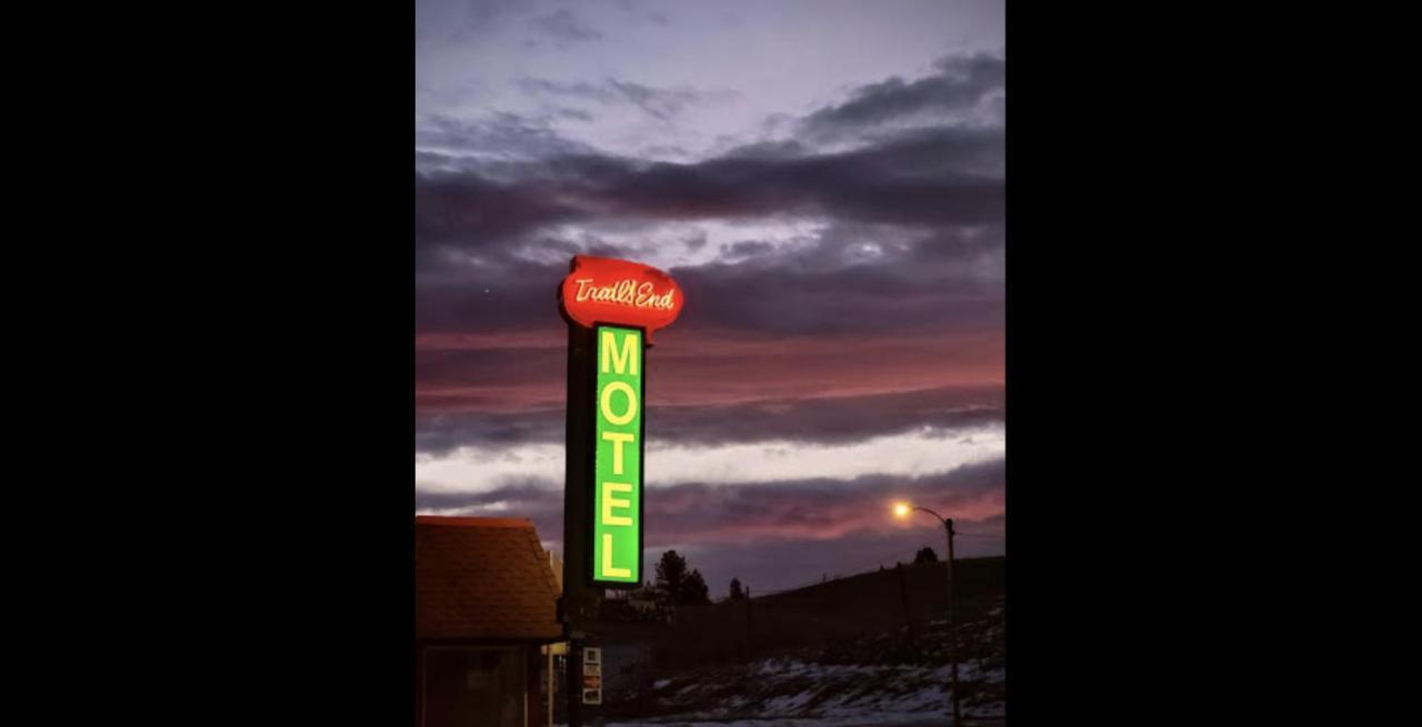 Trail'S End Motel Downtown Lewistown Bagian luar foto