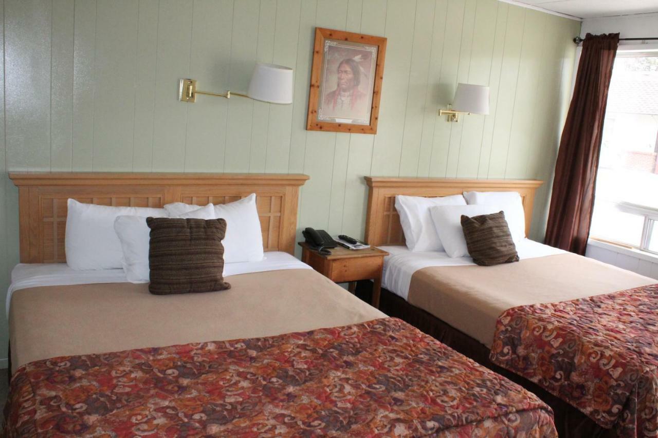 Trail'S End Motel Downtown Lewistown Bagian luar foto