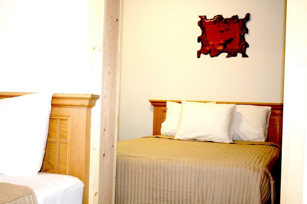 Trail'S End Motel Downtown Lewistown Bagian luar foto